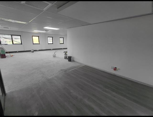 722M² OFFICE TO LET IN MIDRIDGE PARK